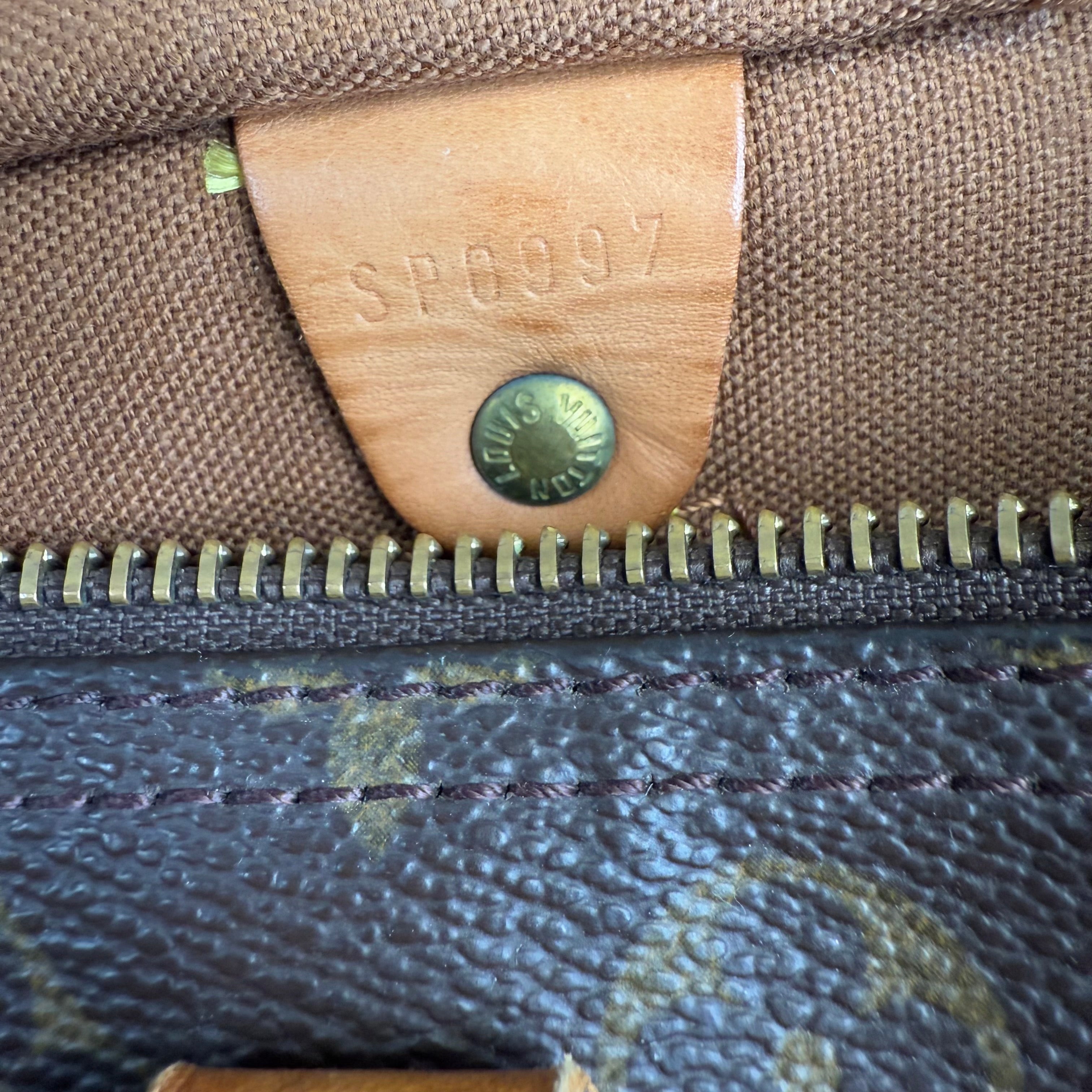 Louis Vuitton Monogram Speedy 30