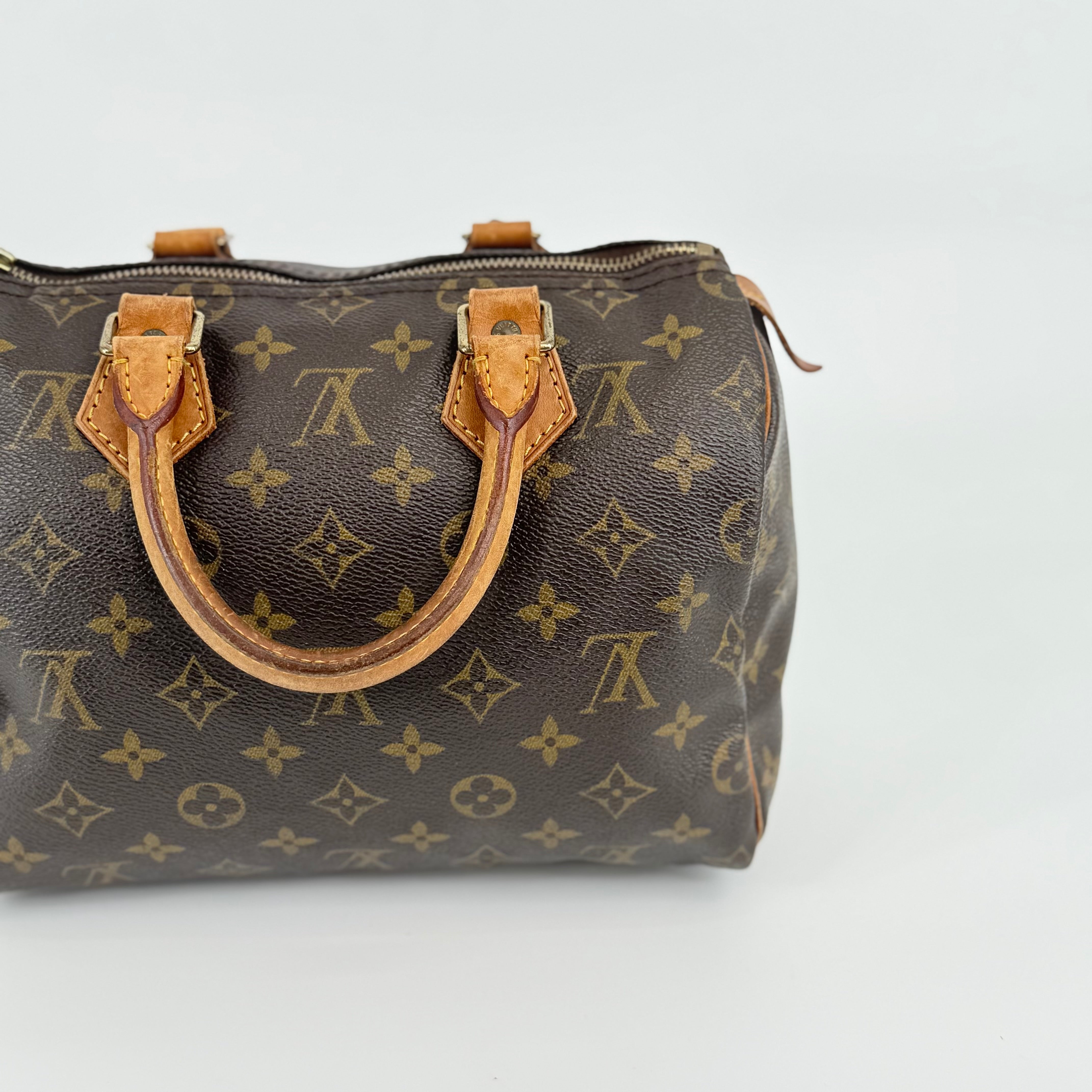 Louis Vuitton Monogram Speedy 25