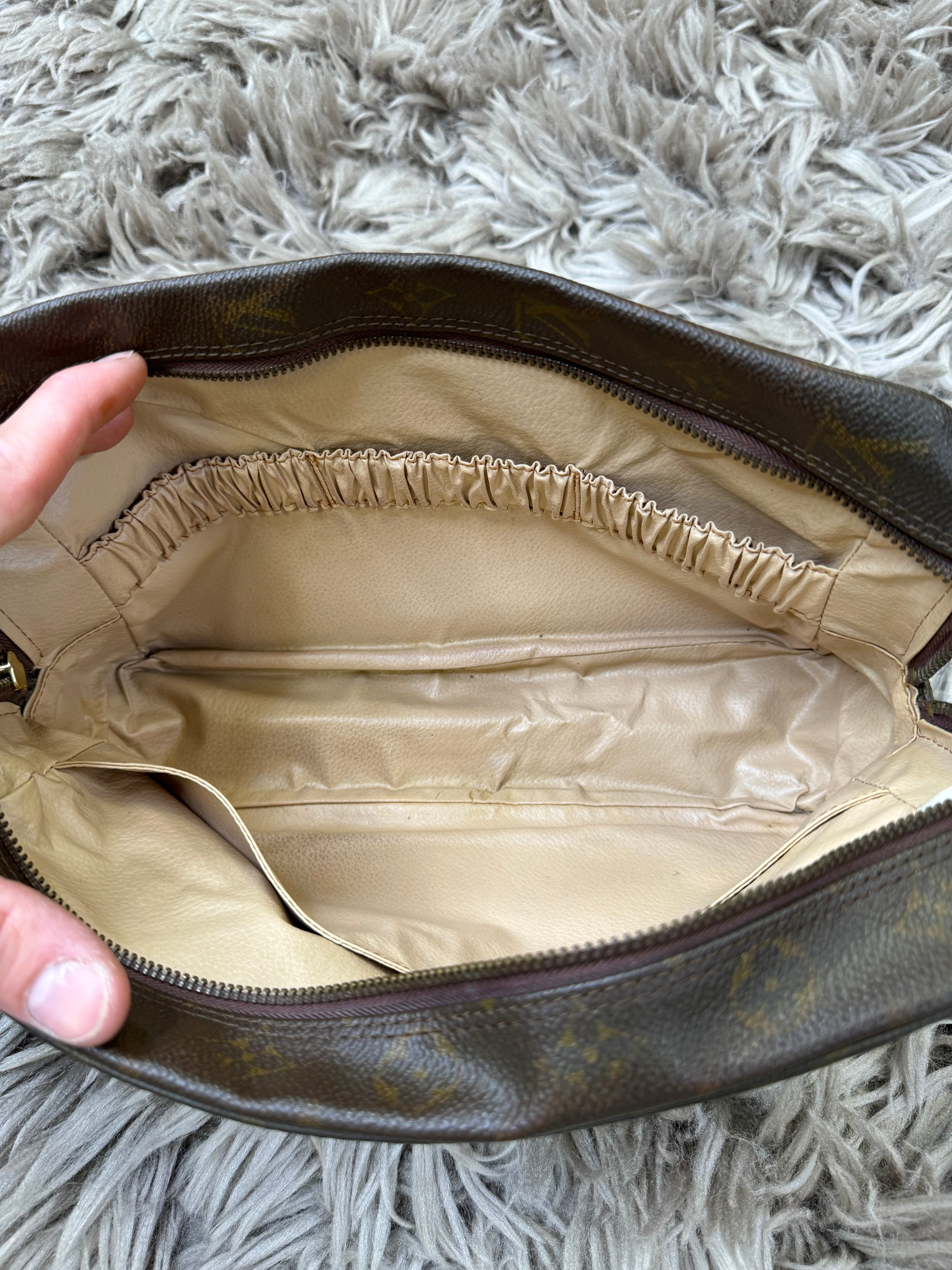 Louis Vuitton wash bag (large)