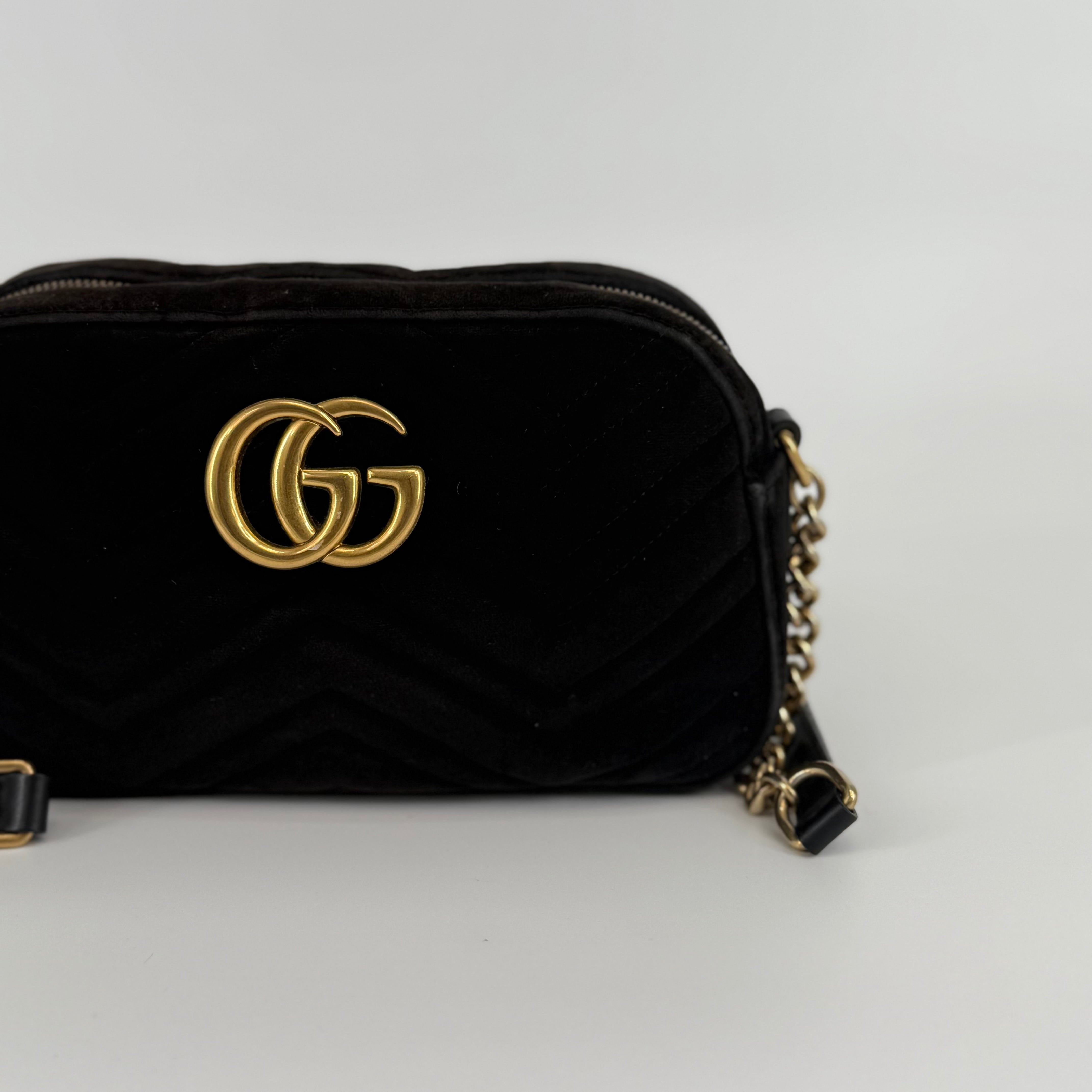 GUCCI Black Marmont Velvet Shoulder Handbag