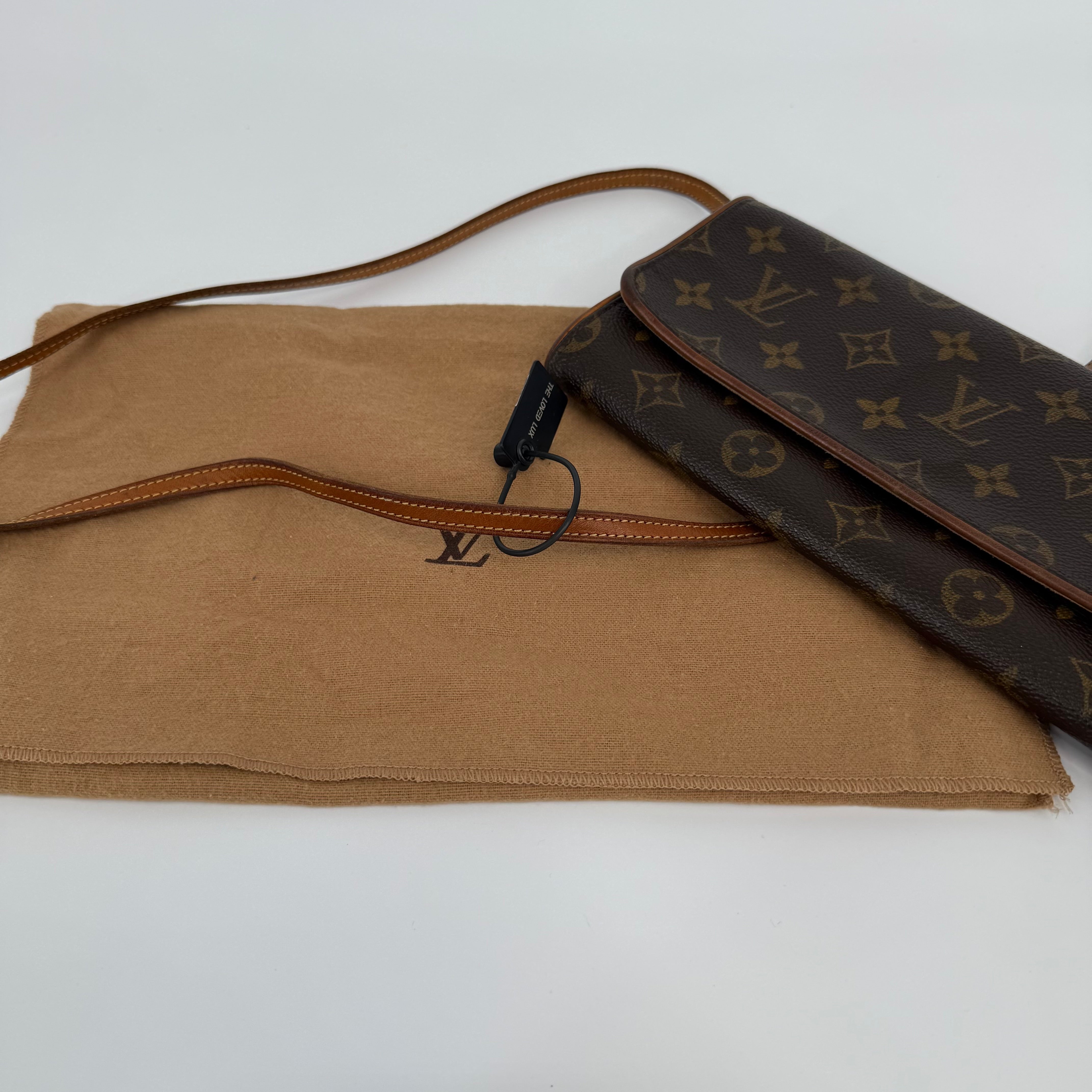 Louis Vuitton Monogram Pochette Florentine Shoulder Bag