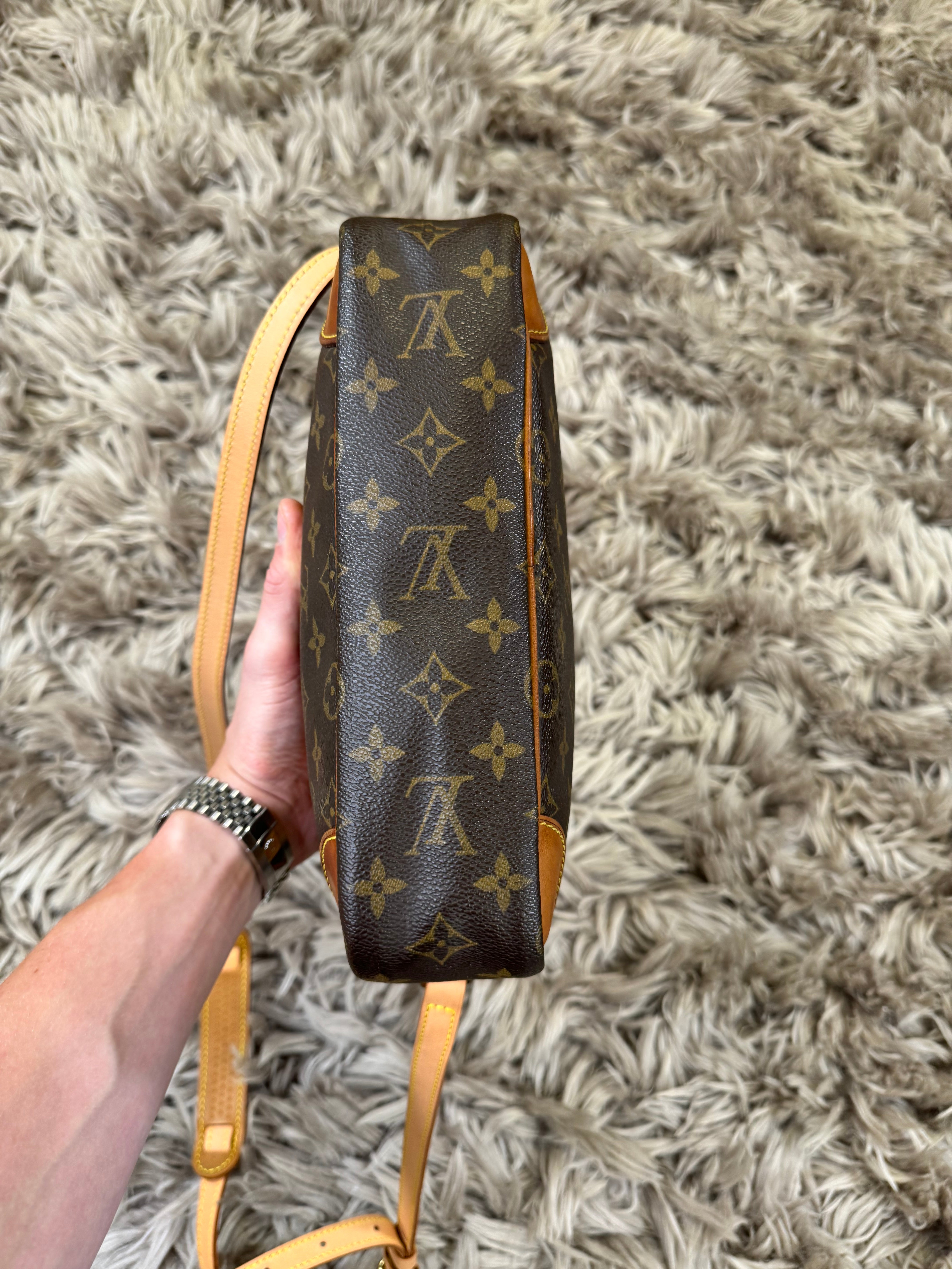 Louis Vuitton cross body bag