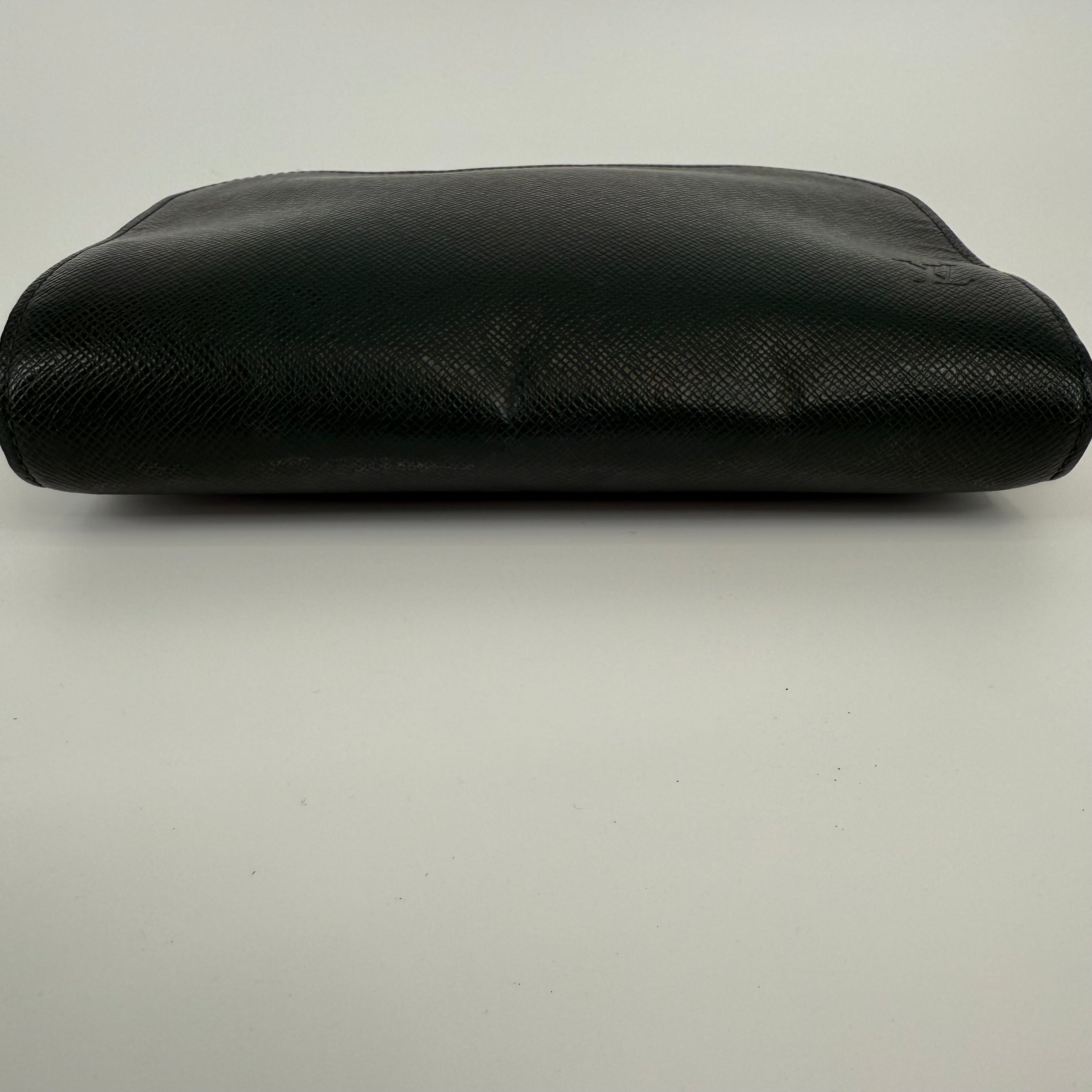 Louis Vuitton Taiga Green Washbag