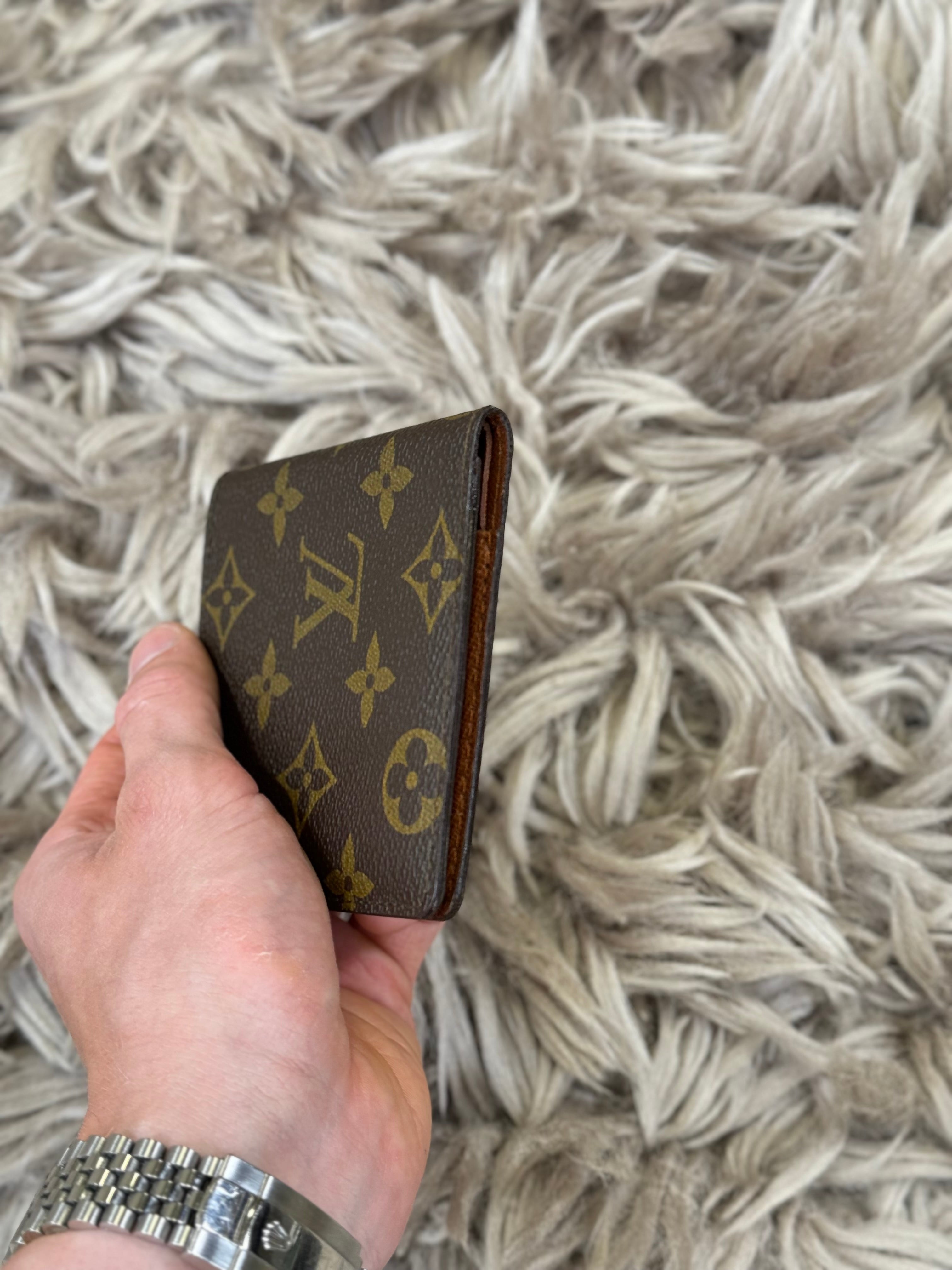 Louis Vuitton Bi-fold wallet