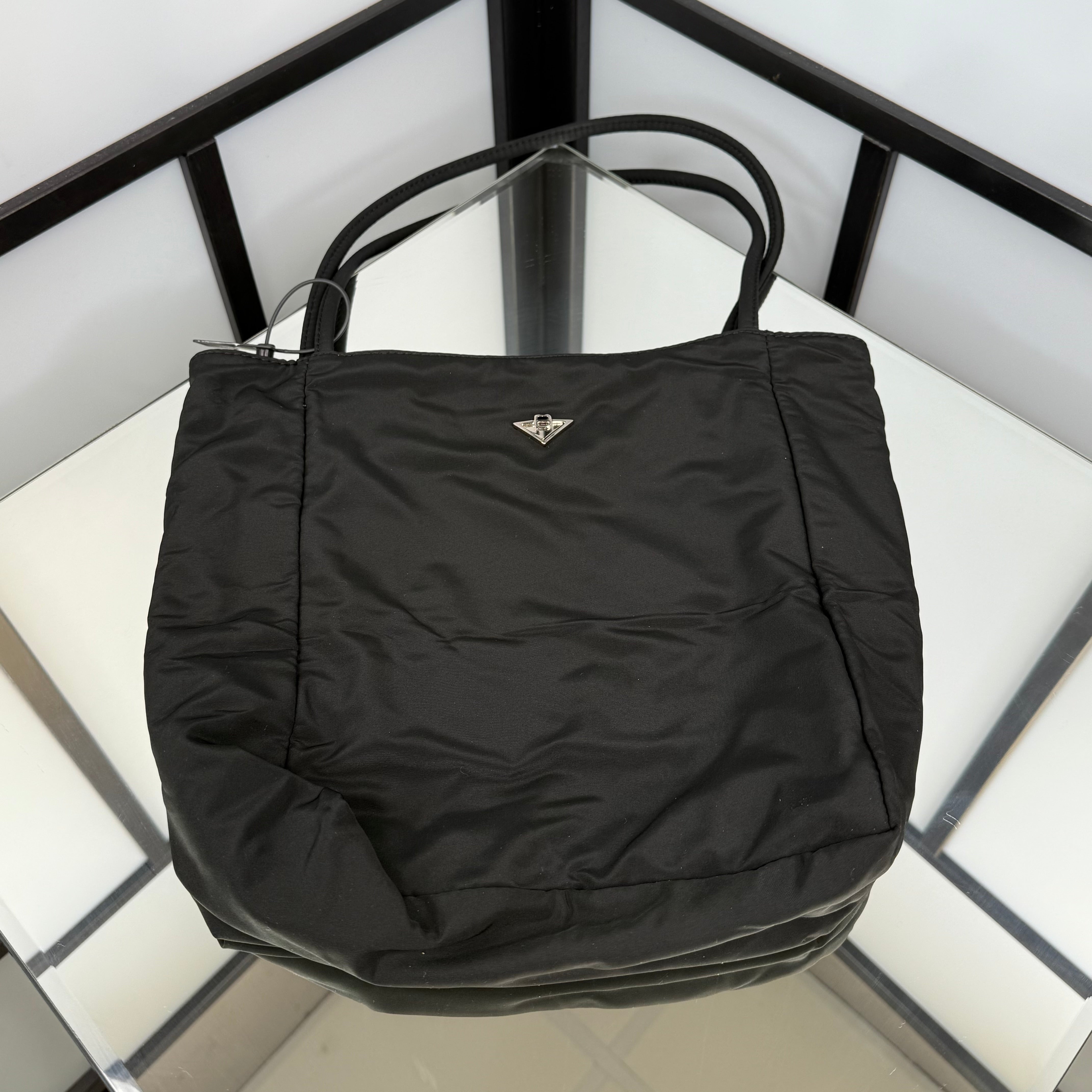 Bottega Venata Black Nylon Tessuto Handbag