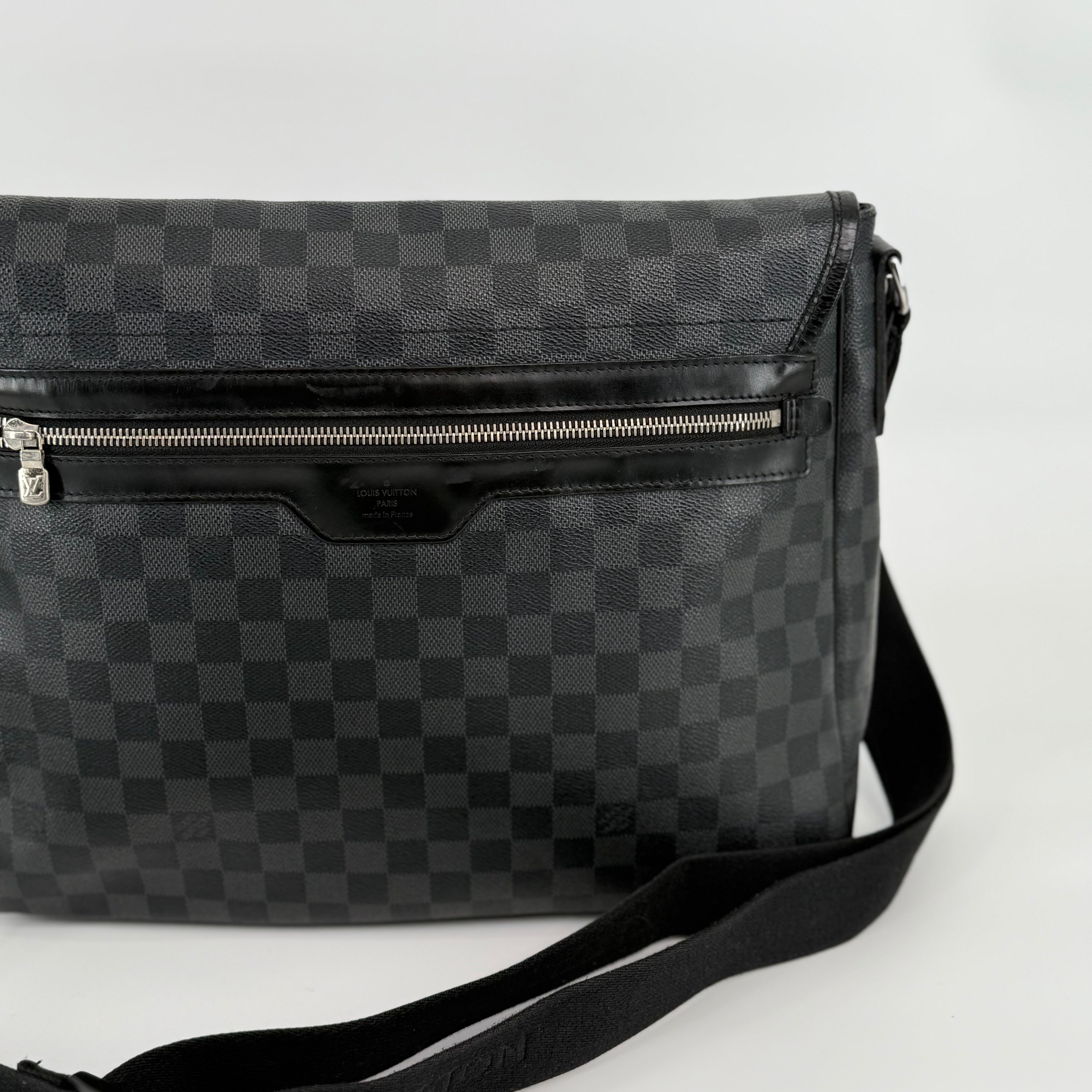 Louis Vuitton Damier Graphite Messenger Bag