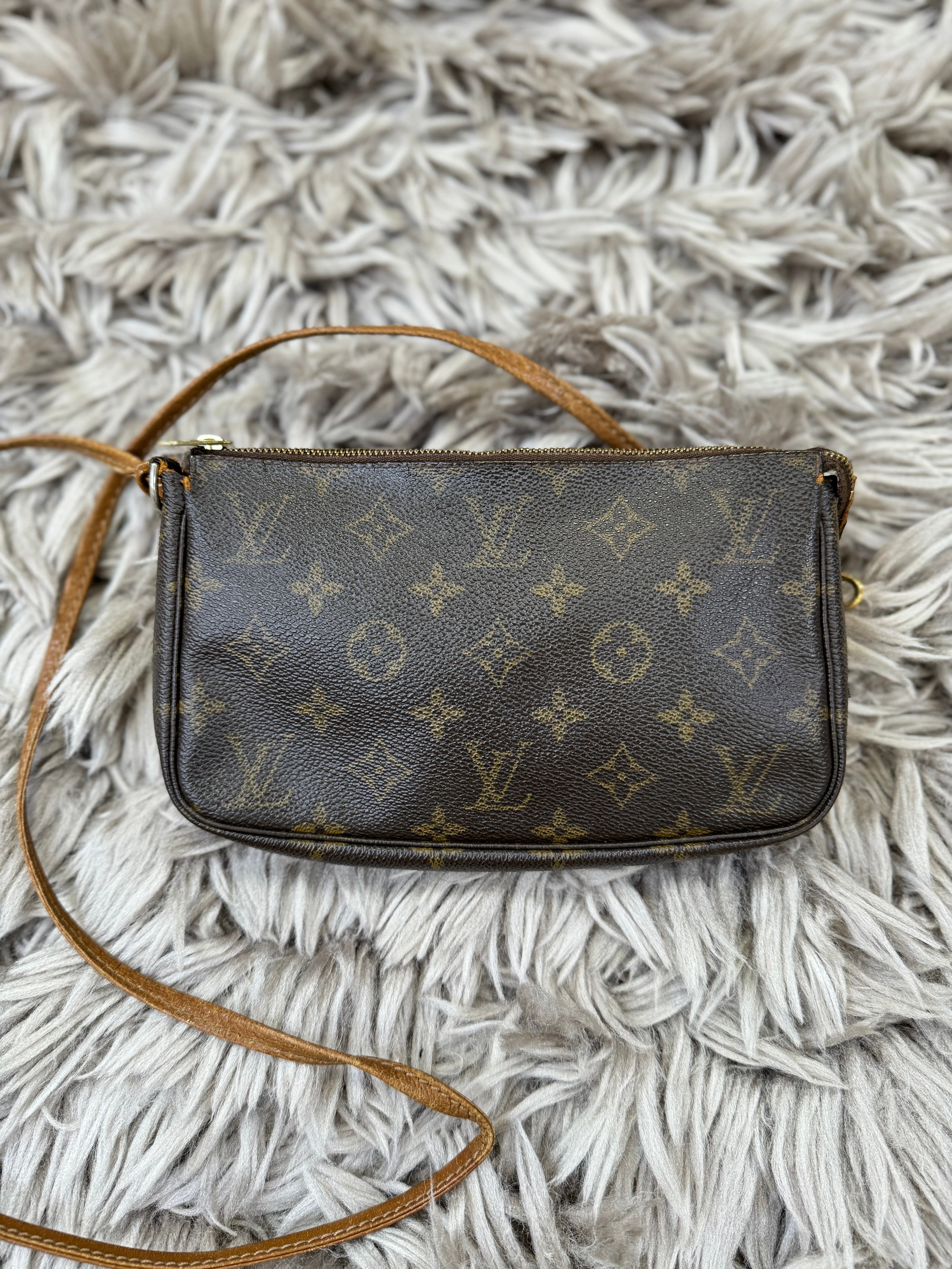 Louis Vuitton pochette