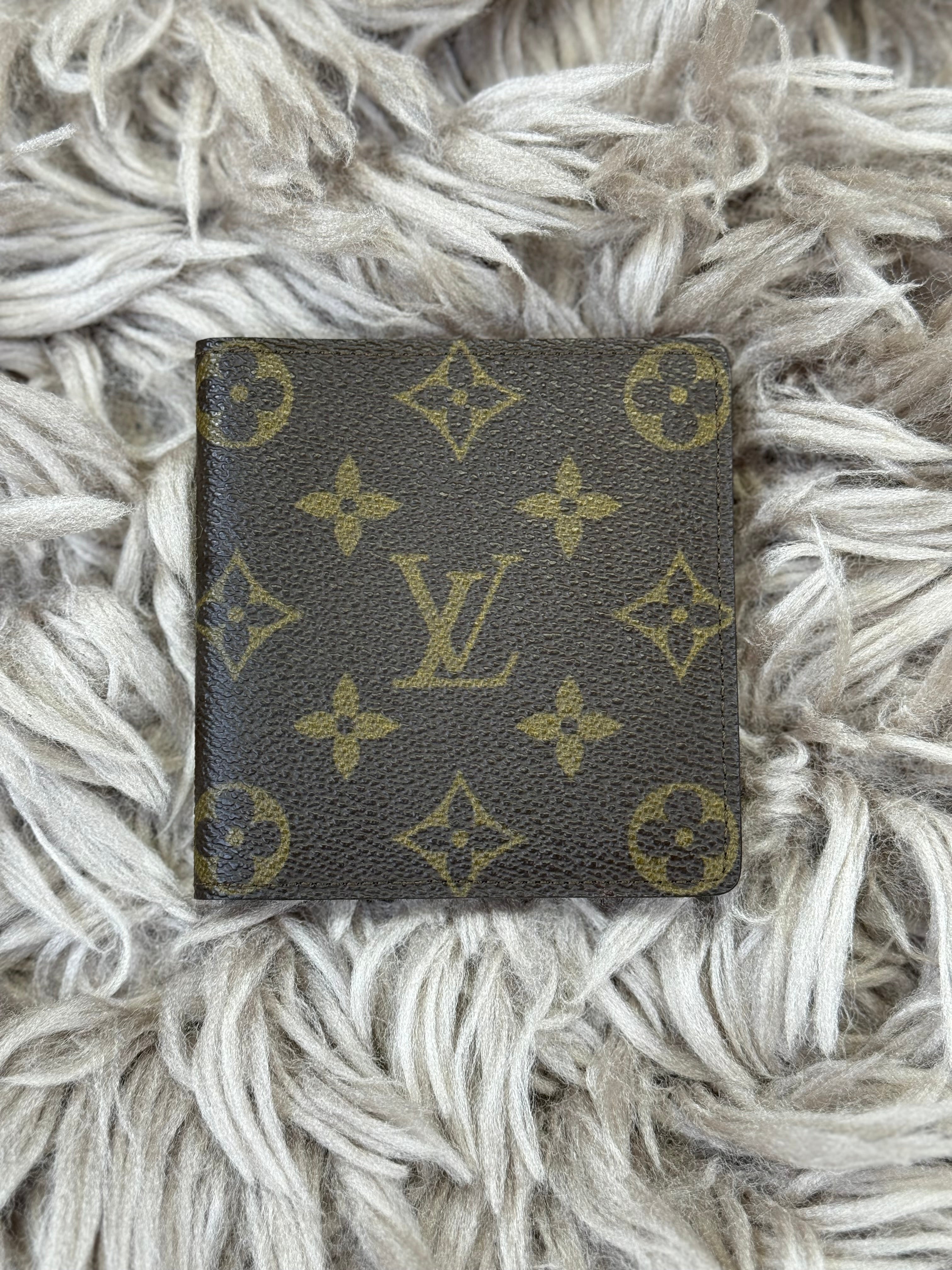 Louis Vuitton Bi-fold wallet