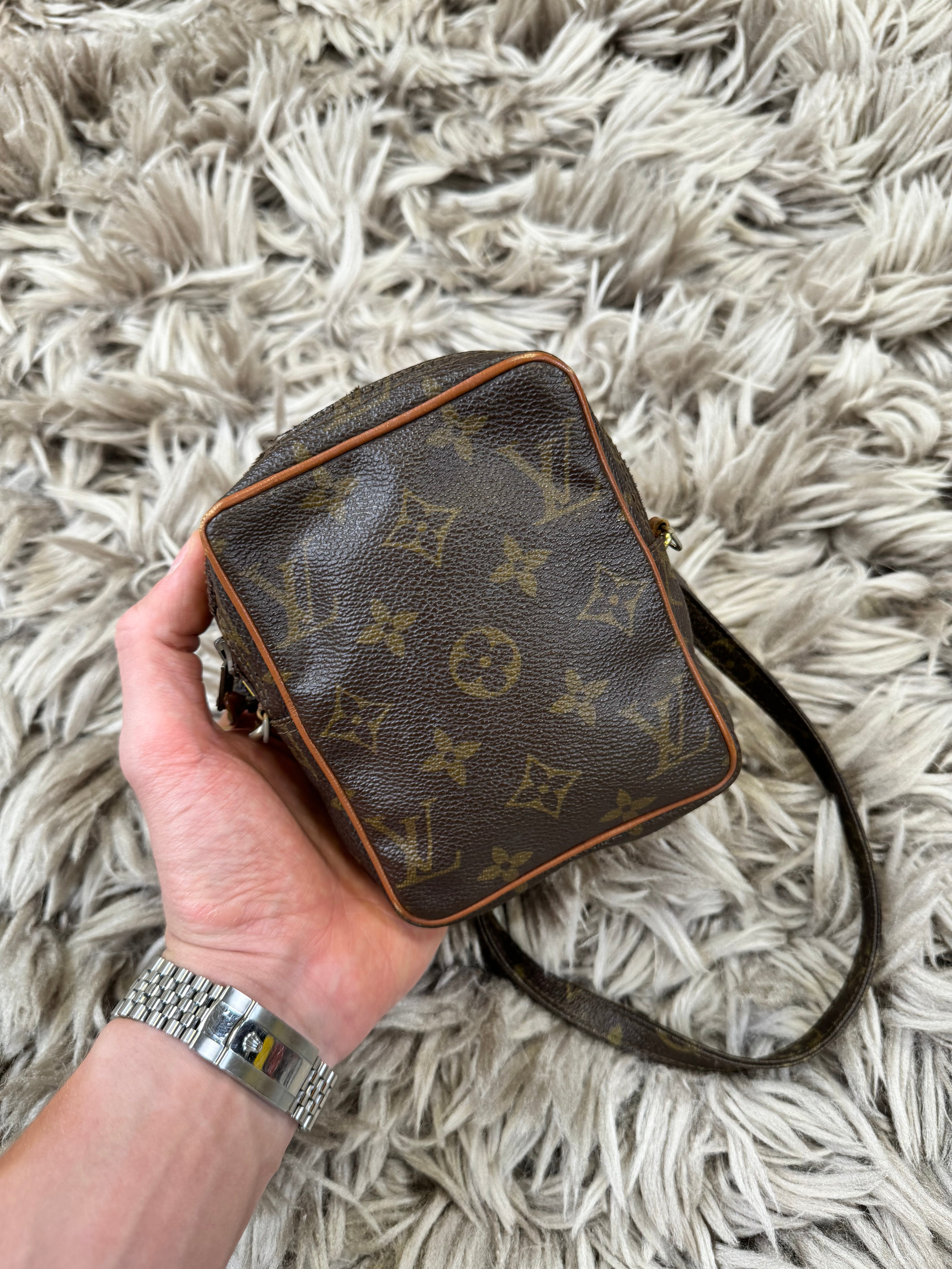 Louis Vuitton cross body bag (small)