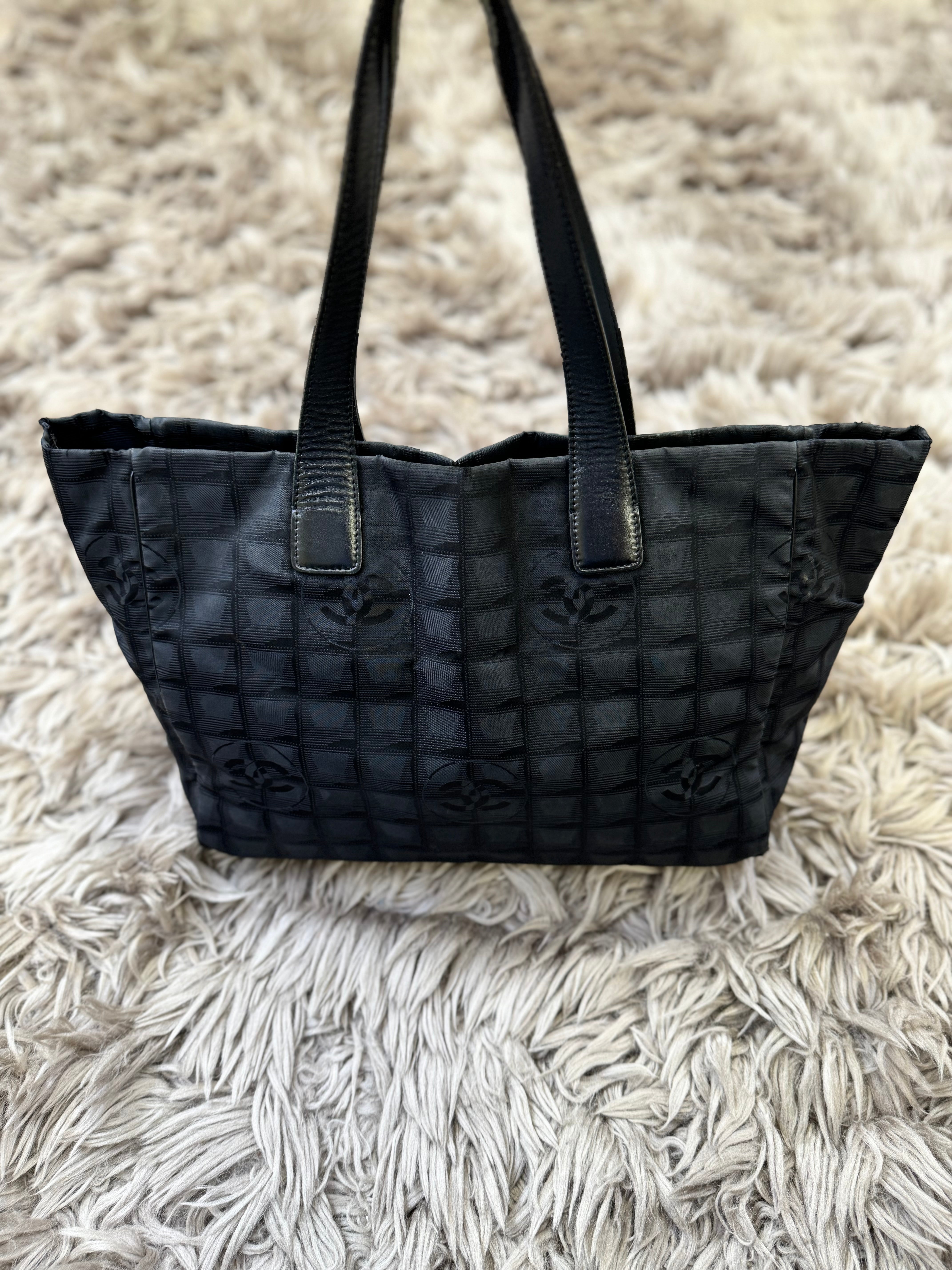 CHANEL Tote