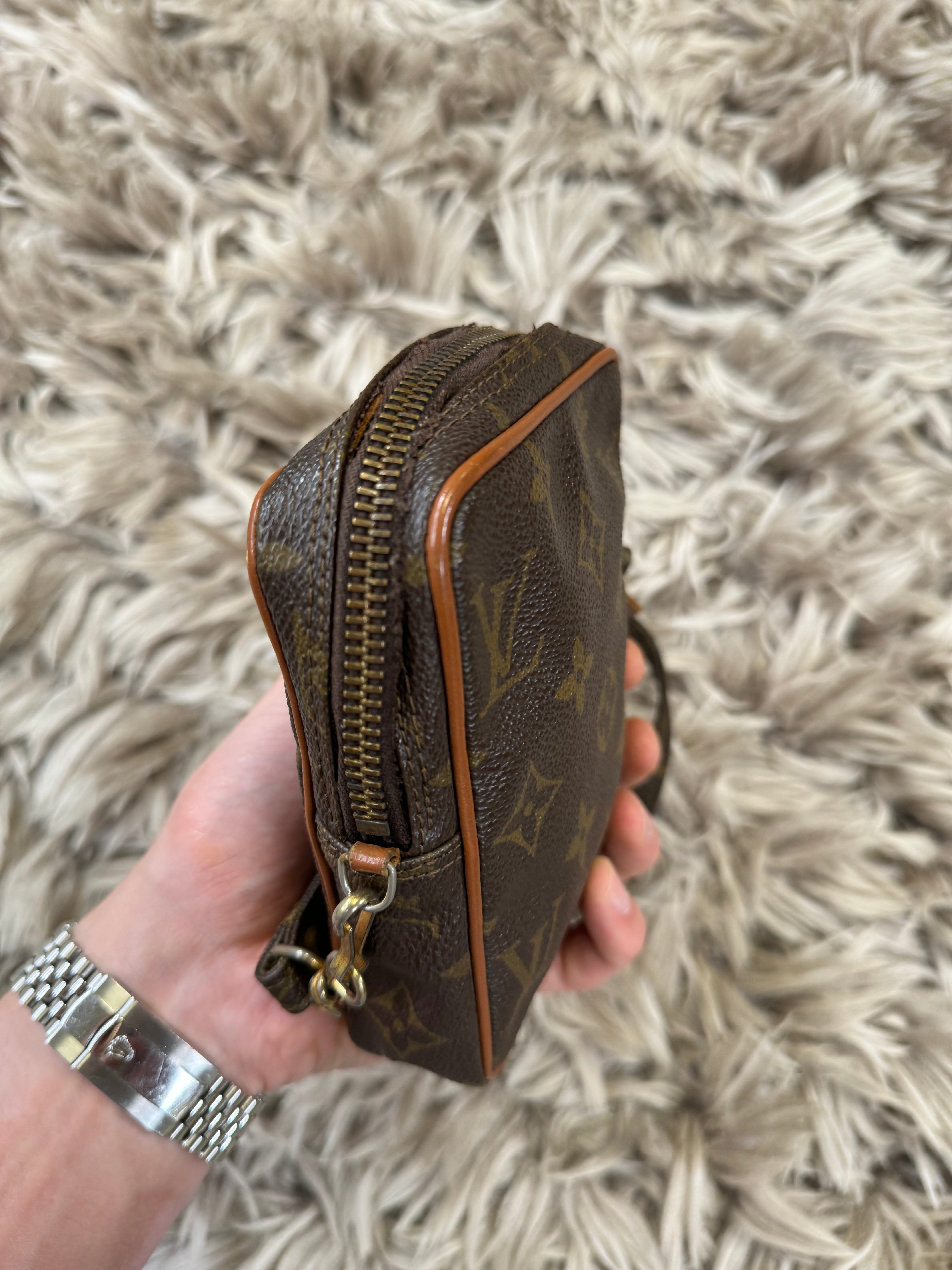 Louis Vuitton cross body bag (small)