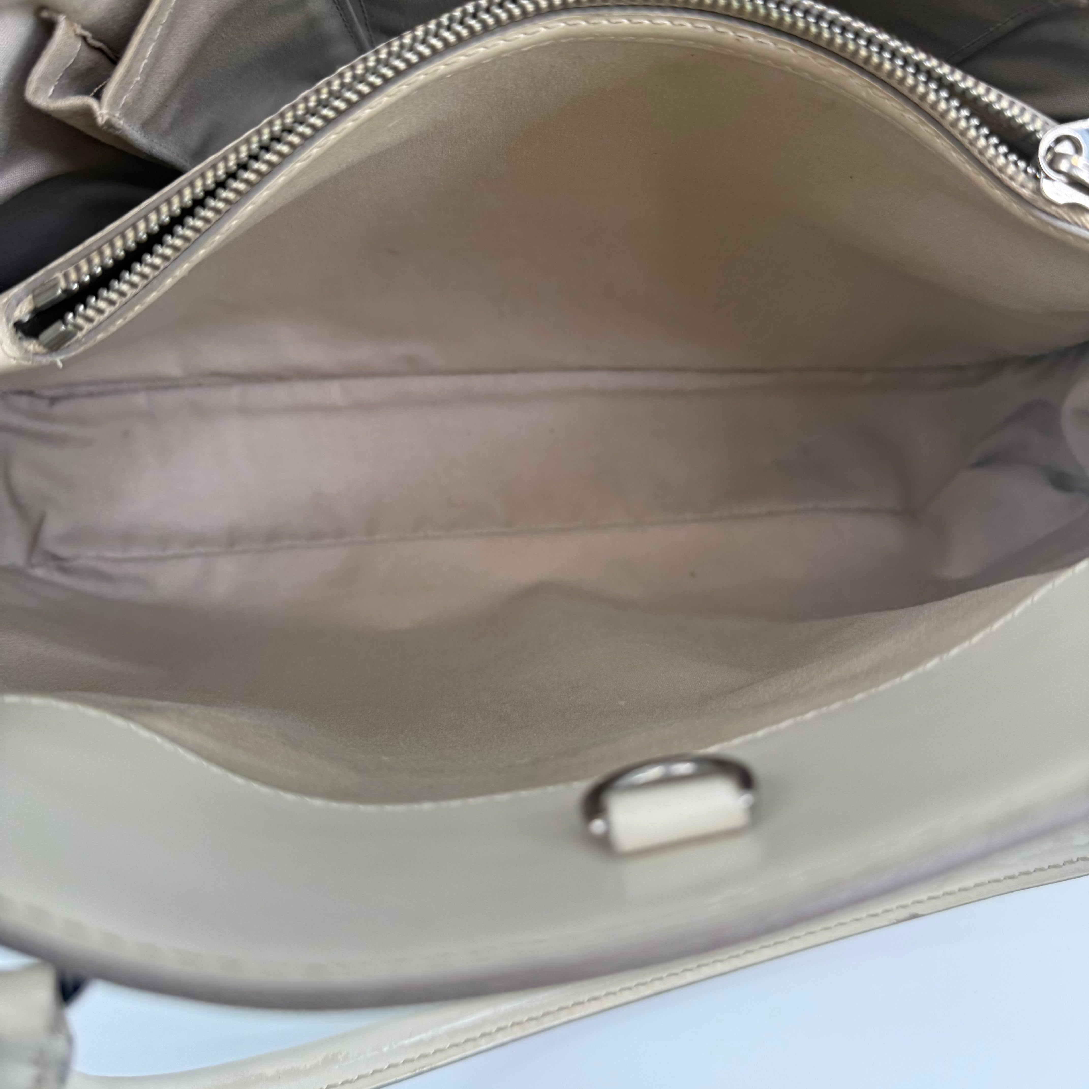 Louis Vuitton Epi White Passy GM Handbag