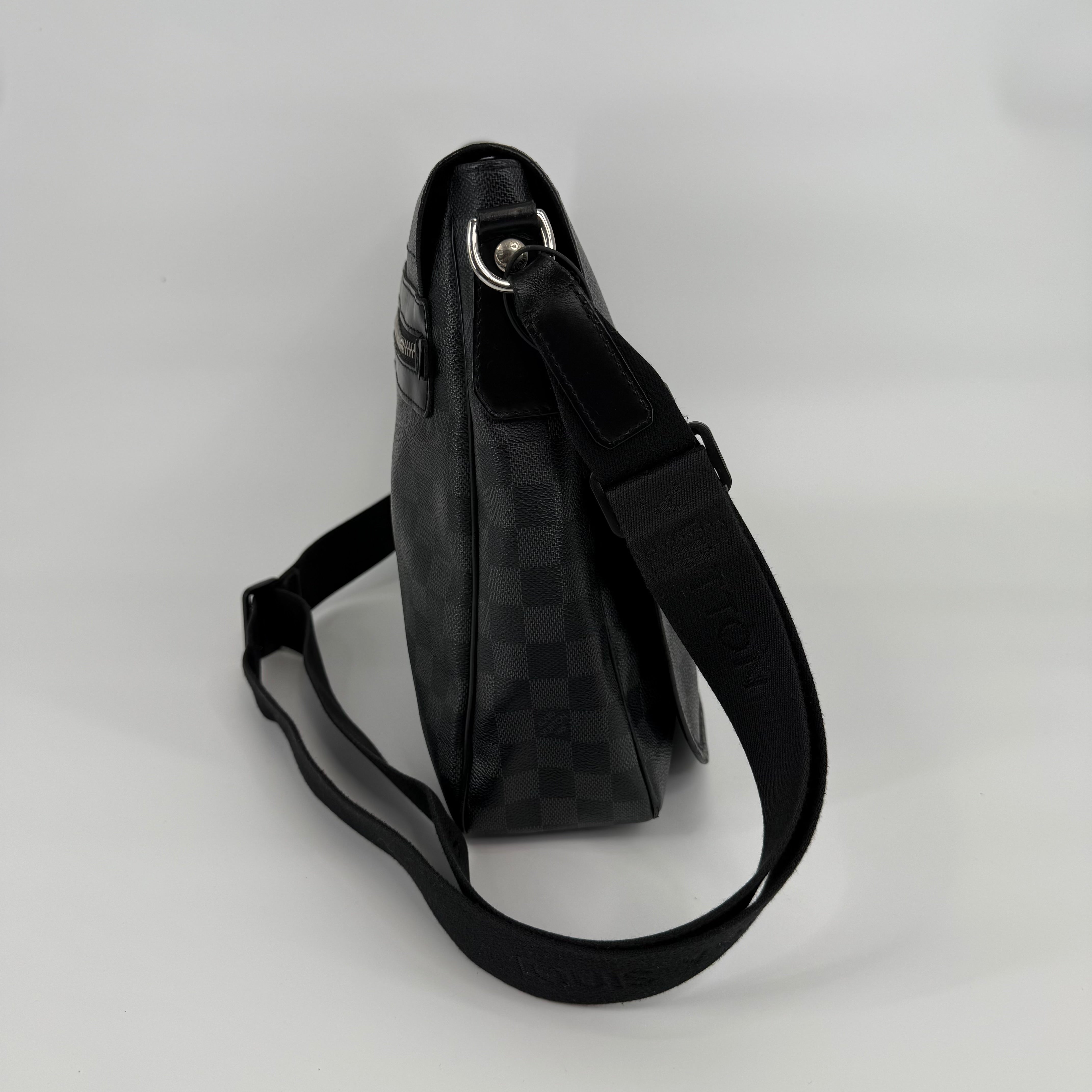 Louis Vuitton Damier Graphite Messenger Bag