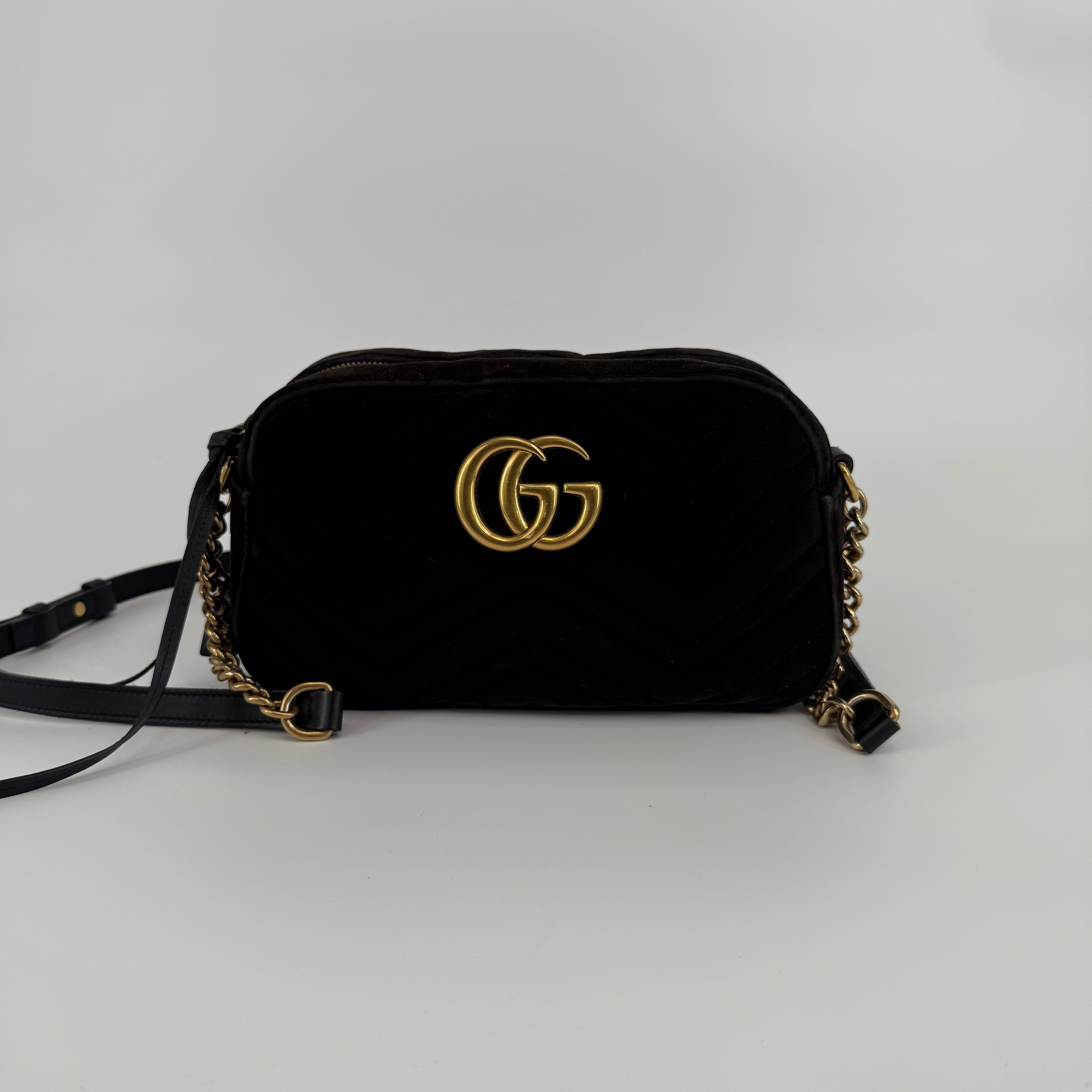 GUCCI Black Marmont Velvet Shoulder Handbag