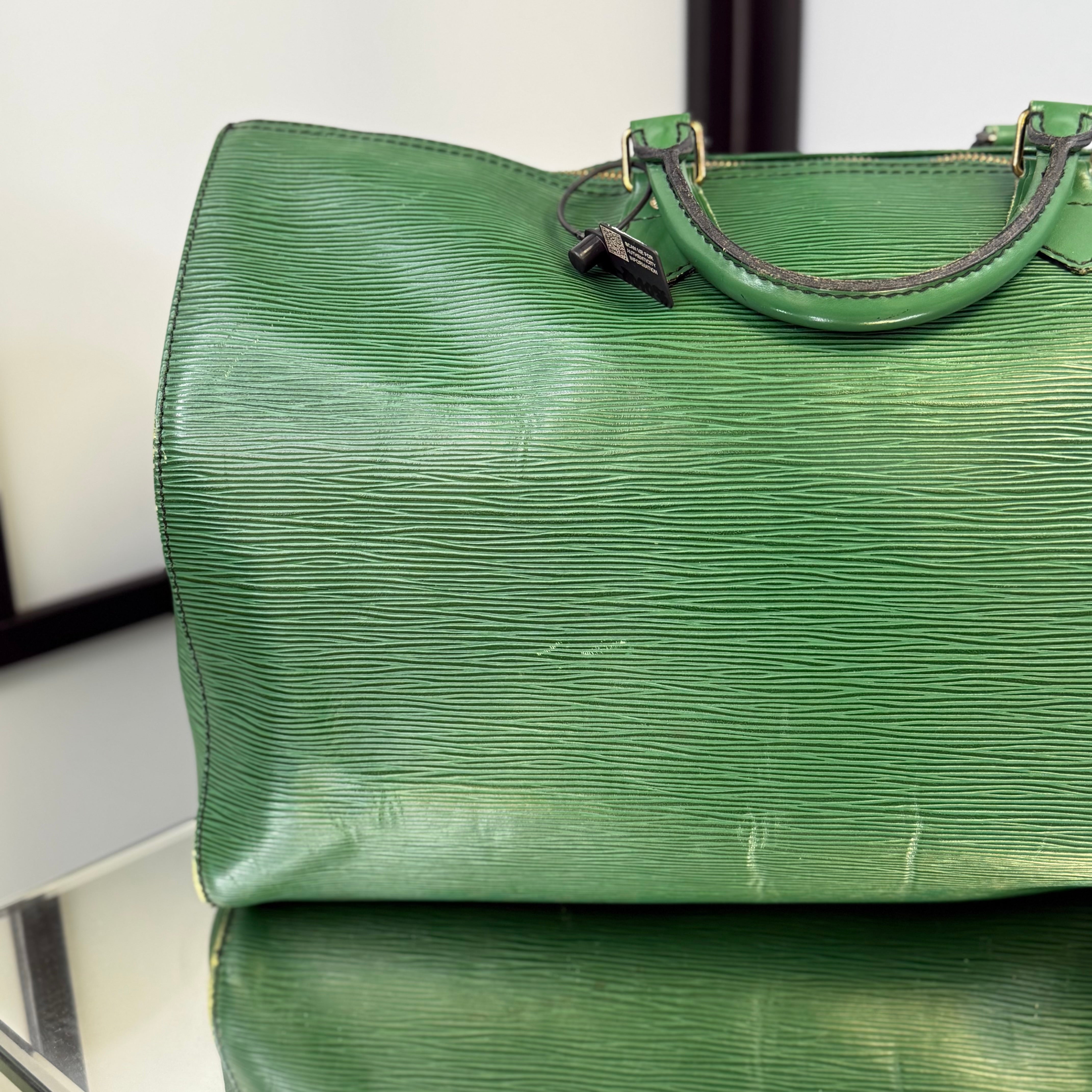 Louis Vuitton Epi Green Speedy 40