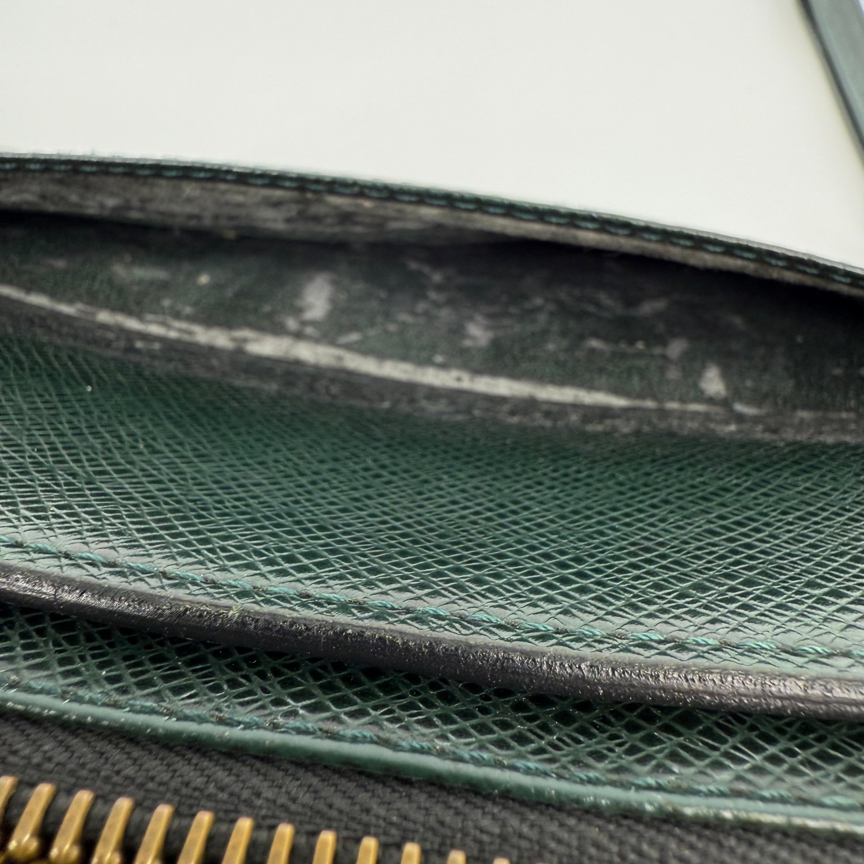Louis Vuitton Taiga Green Washbag