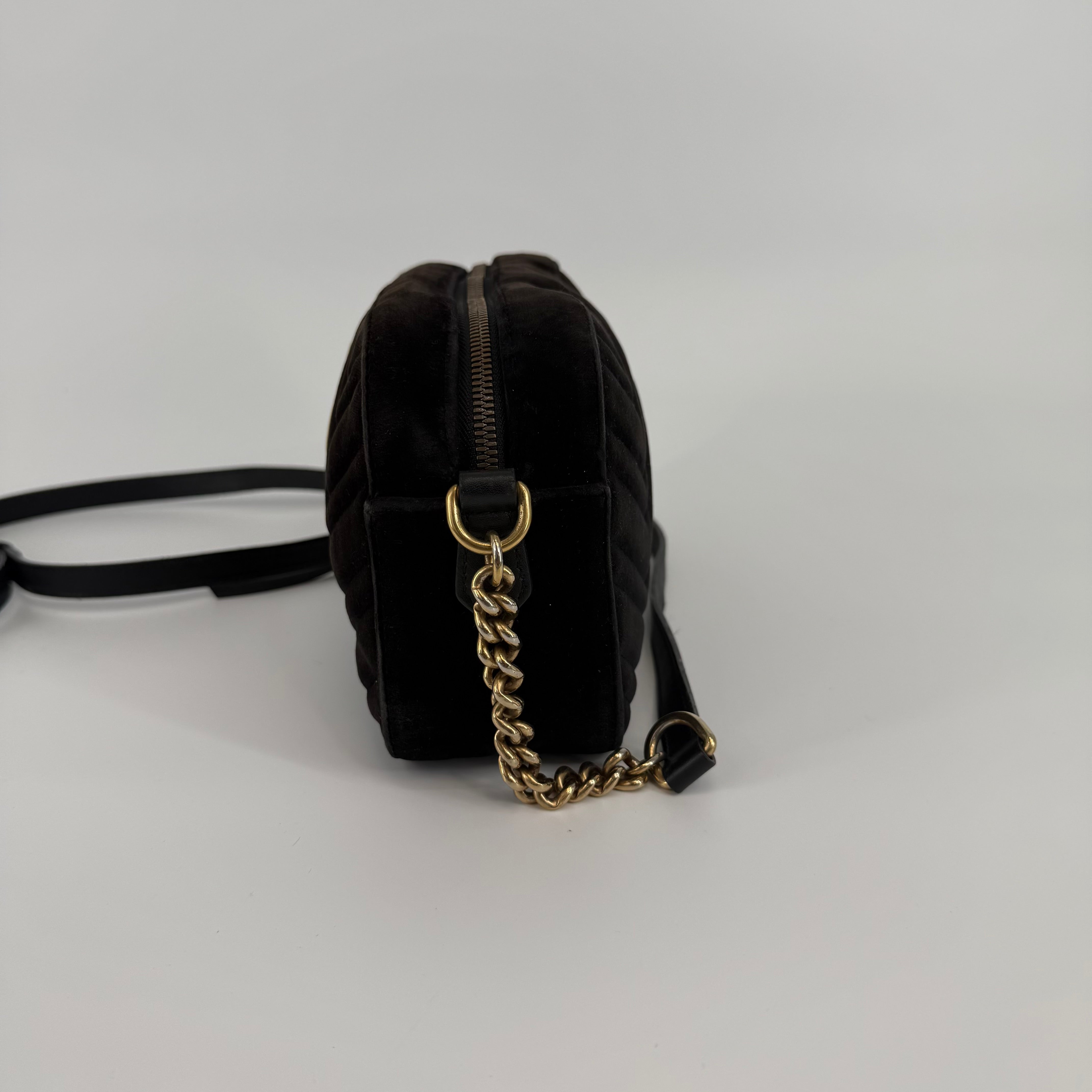 GUCCI Black Marmont Velvet Shoulder Handbag
