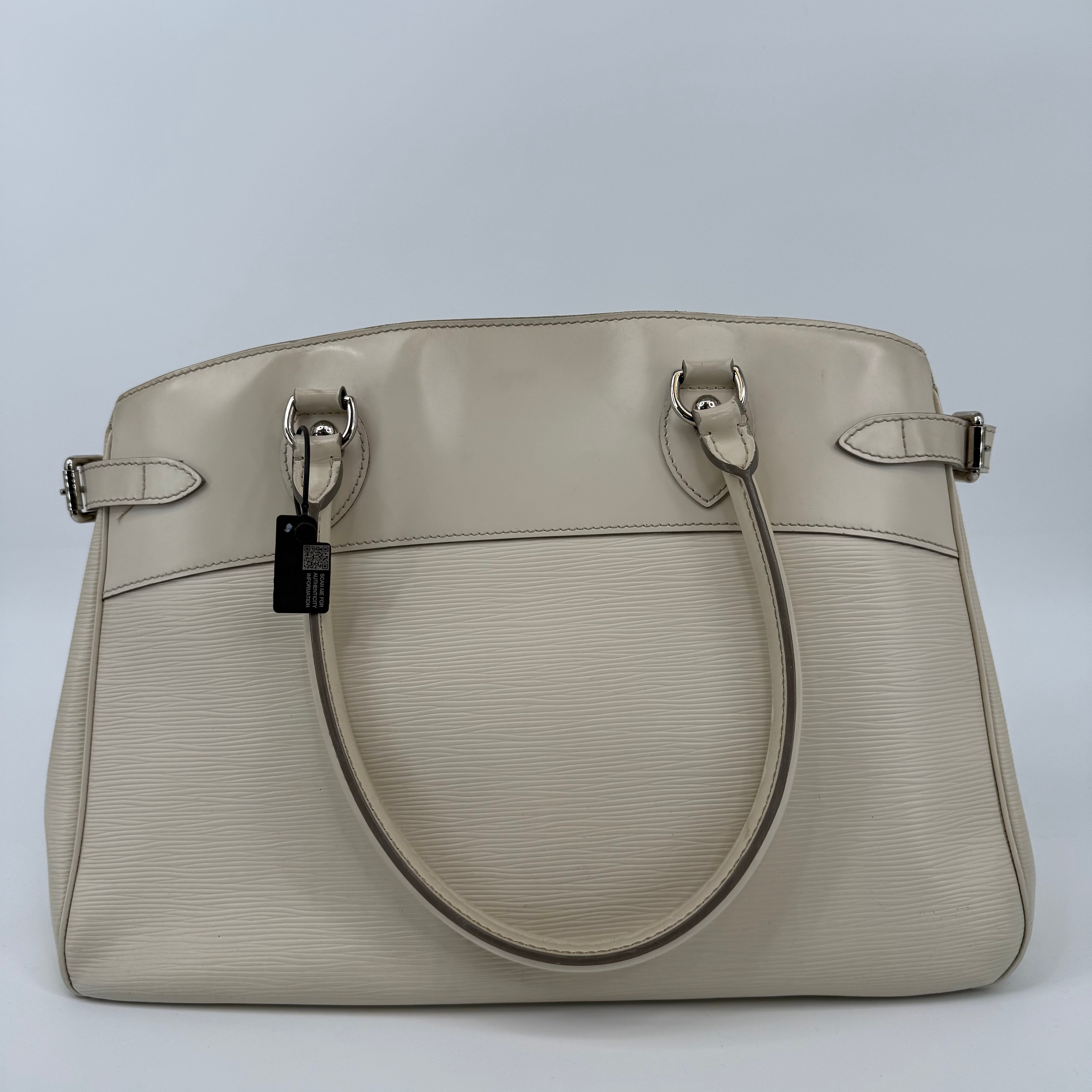Louis Vuitton Epi White Passy GM Handbag
