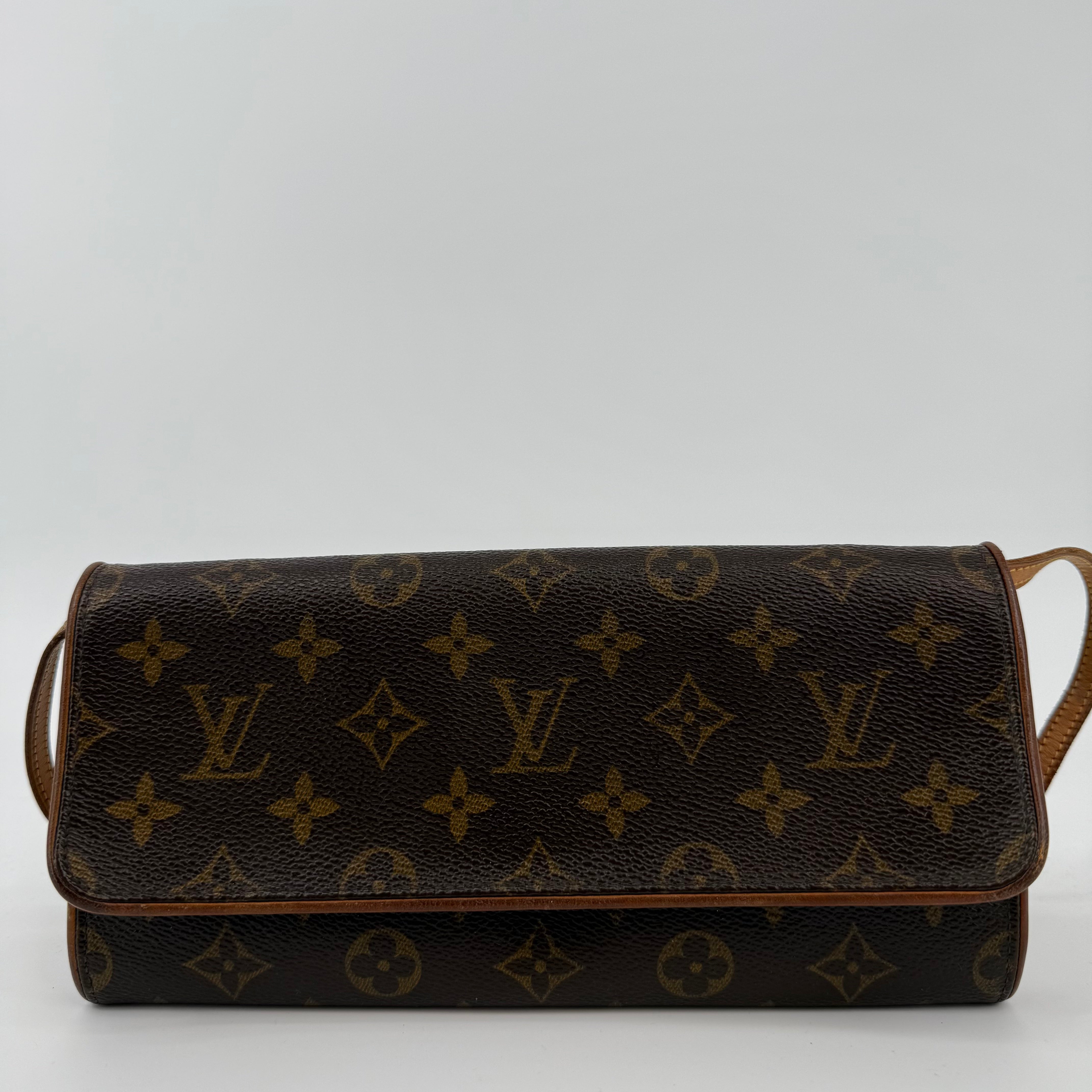 Louis Vuitton Monogram Pochette Florentine Shoulder Bag