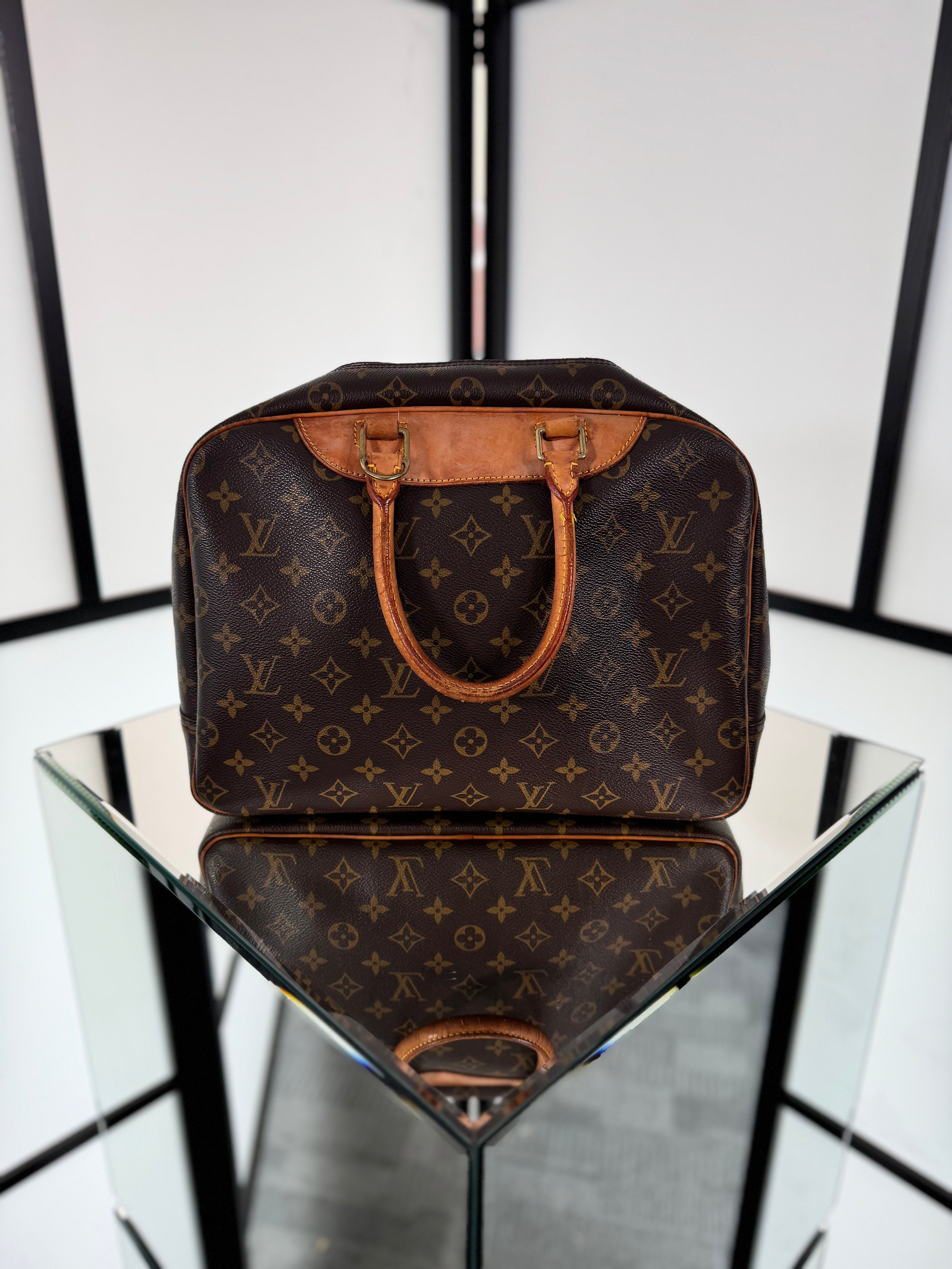 Louis Vuitton Deauville handbag