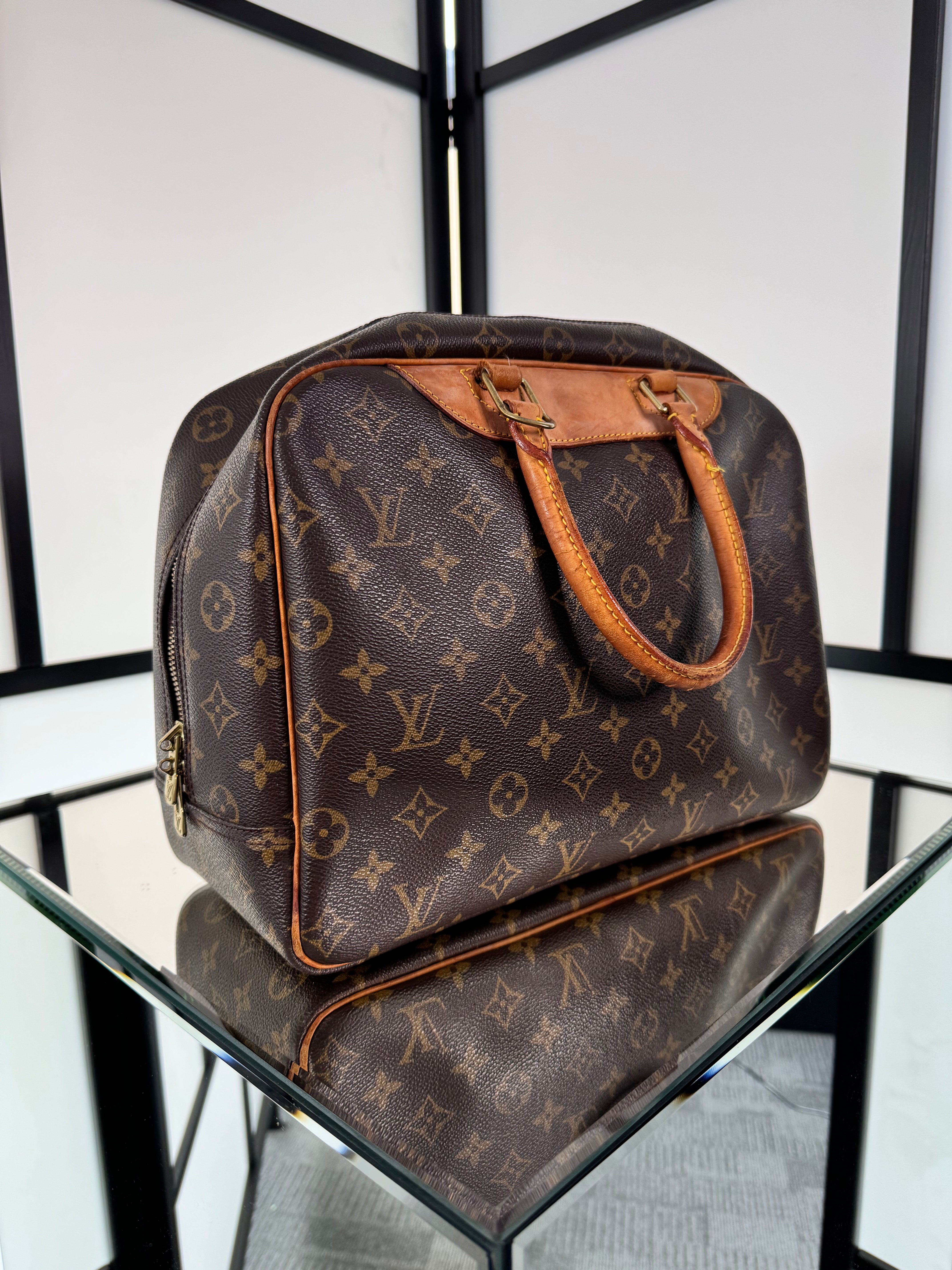 Louis Vuitton Deauville handbag